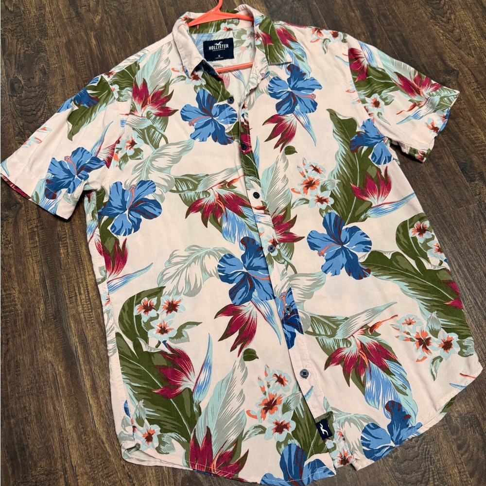 Men’s Hollister Light Pink Button Up Size Medium